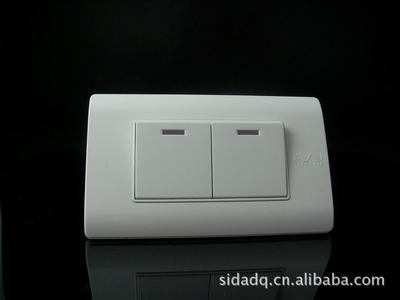 外貿(mào)美式墻壁開關(guān)插座 卡賓斯基118型純白二位開關(guān)，品質(zhì)與設(shè)計(jì)的融合