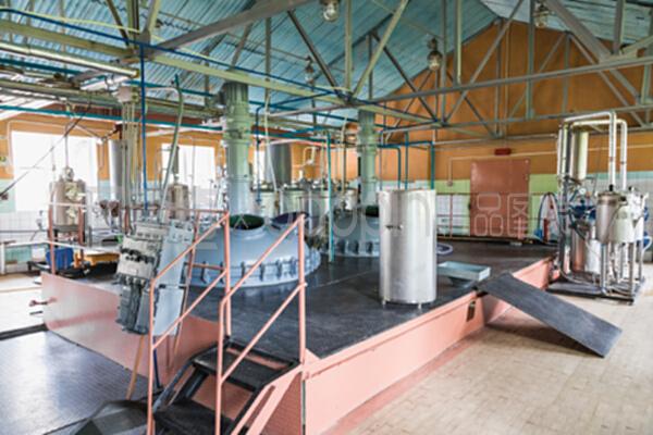 制藥和化學工業(yè)。工廠制造